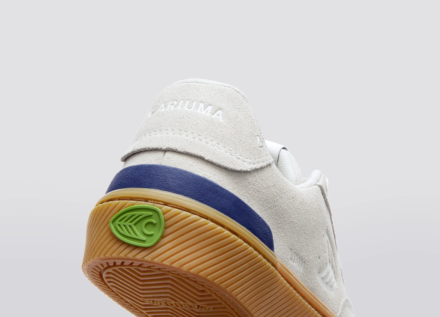 LUAN PRO Suede Smoke White